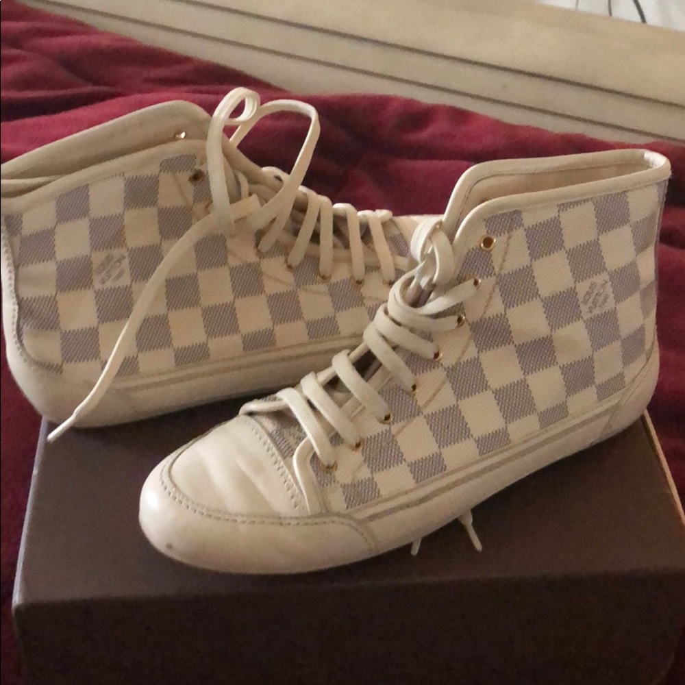 Louis Vuitton Capuine Damier Azur sneakers.